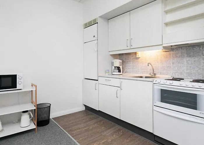 6 Person On A In アパート